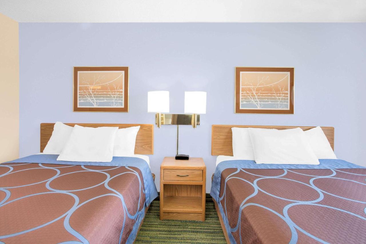 Boarders Inn & Suites By Cobblestone Hotels Waterloo Cedar Falls Exteriér fotografie